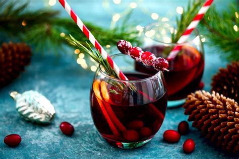 10 signature cocktails for your holiday party