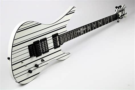 2017 Schecter Synyster Gates Signature Custom S Reverb Canada