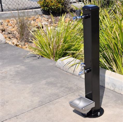 Outdoor Drinking Fountain Pf400 Urban Fountains And Furniture