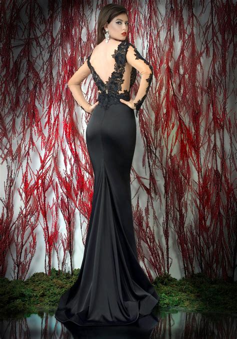 Make Yourself Look Stunning In A Black Prom Dresses Ohh
