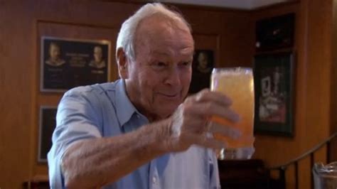 Golfers pay tribute to late Arnold Palmer | Larry Brown Sports