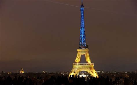 Par S Inaugura Un Jard N De Kiev E Ilumina La Torre Eiffel Por La