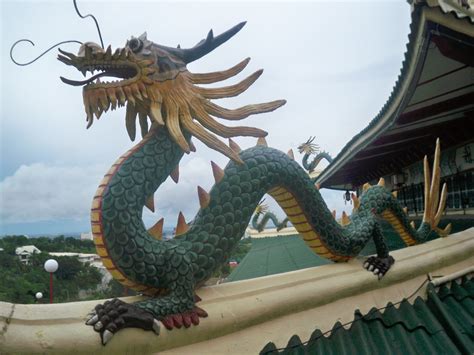 Dragons Statue At The Taoist Temple China