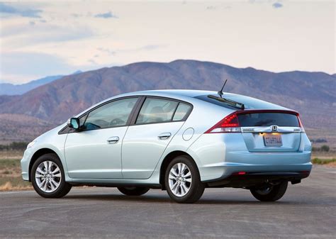Bryn mackinnon gives you the pros and cons of the 2012 honda insight, along with insight on pricing, safety, and fuel economy plus a list of competitors of. Category
