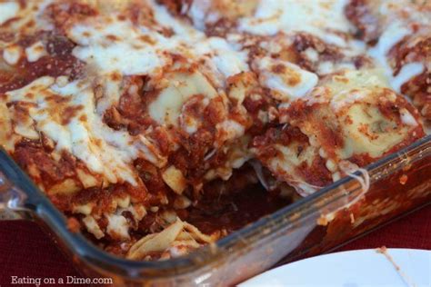 These baked ravioli appetizers have the perfect amount of seasoning and topped with your favorite pasta sauce makes them a super delicious snack. Easy baked Ravioli Recipe - Easy casserole recipes