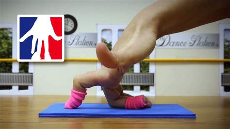 Finger Dance In The Studio Fingers Ballet Breakdance And Yoga Youtube