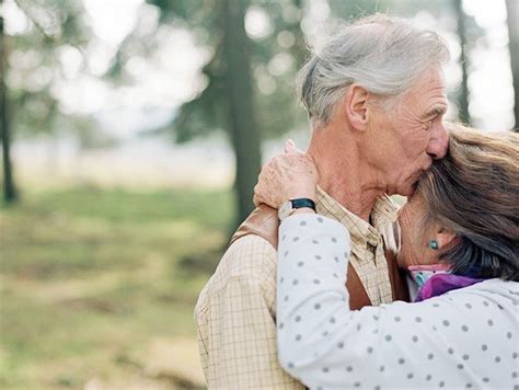 Pin By Heidi ♪♫ ♪♫ On Aging Gracefully Older Couple Photography Older Couple Poses Photo