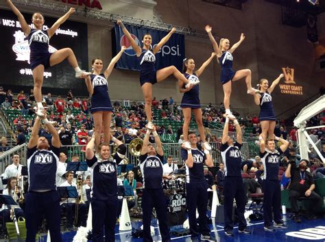 Byu Cheerleaders On The Road The Daily Universe