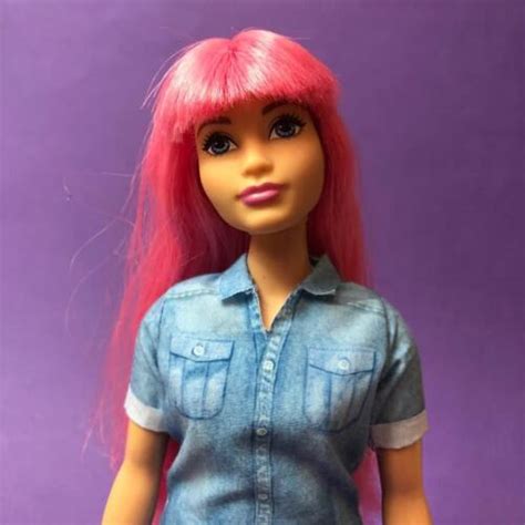 Barbie Daisy Costopolis Pink Hair Fashion Doll Curvy Dreamhouse