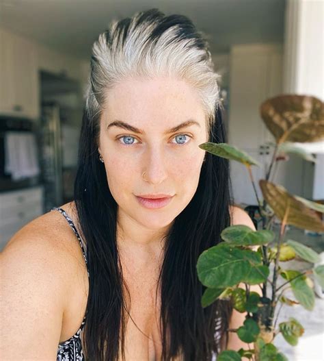 Transitioning To Gray Hair 101 New Ways To Go Gray In 2024 Hadviser Transition To Gray Hair