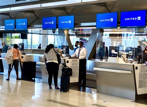 United Gets Serious About Face Mask Policies While Other Airlines Hem