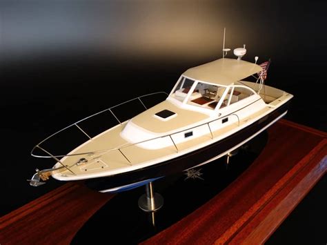 Hunt 33 Surfhunter Custom Model Seacraftclassics