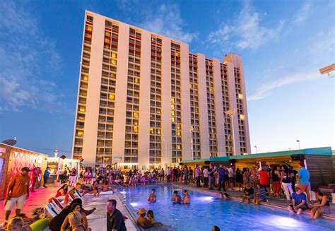 Plaza Hotel Las Vegas Pool