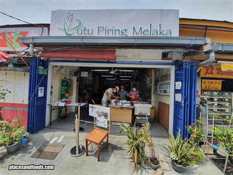 Therefore, the texture is hot and soft, and will warm up your mouth. Famous Putu Piring Tengkera Melaka