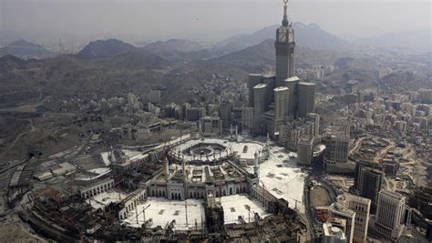 Scores Dead In Crane Collapse In Meccas Grand Mosque