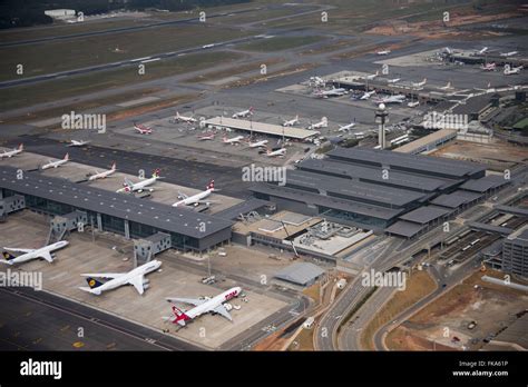 Vista Aérea De La Terminal 3 Del Aeropuerto Internacional De Sao Paulo