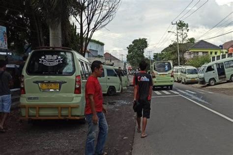 Protes Mobil Omprengan Di Garut Ratusan Sopir Angkot Gelar Aksi Mogok