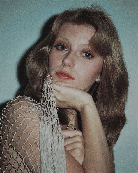 70s Another World — Syd—vicious Bebe Buell Em 2020 Quase Famosos