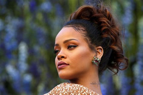 Rihanna Beautiful Wallpapers Top Free Rihanna Beautiful Backgrounds Wallpaperaccess