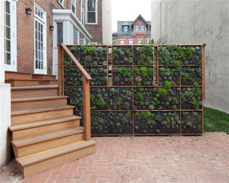 10 Reasons To Love Vertical Gardens