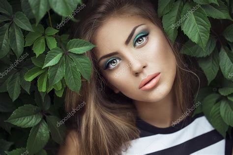Sexy Beauty Girl With Coral Lips Provocative Green Make Up Luxury