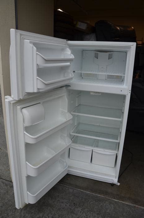 White Kenmore Top Freezer Refrigerator West Shore Langford Colwood