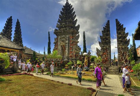 This region is a holiday spot for balinese people as the air is much fresher, and the temperature lower from other parts of bali. Pura Ulun Danu Temple at Lake Bratan, Bali | Indonesia ...