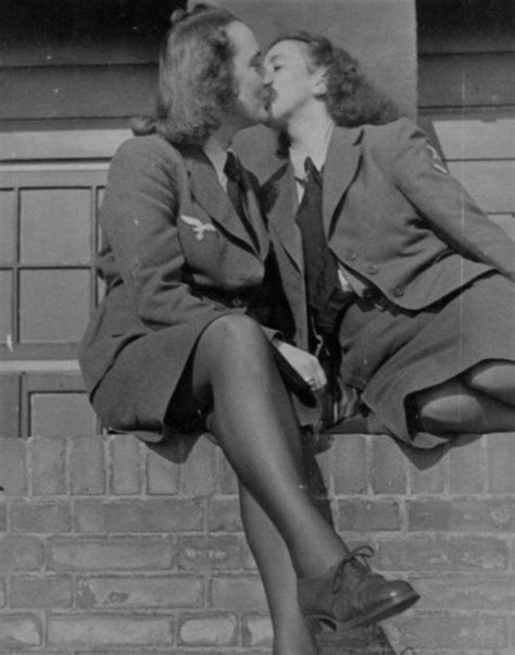 El Loves Ad ⚢ On Twitter In 2021 Vintage Lesbian Lesbian Cute Lesbian Couples