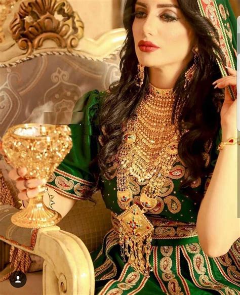 Pin By Amal Mahmoud On دهب Arabian Beauty Women Arab Fashion Bridal