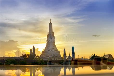 Sunset Wat Arun And X28temple Of Dawnand X29 And Reflections Of Wat Arun