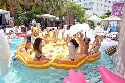 Th Annual CamCon Topless Pool Party Photos Nude Celebrity