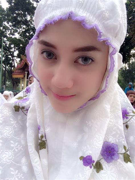 Cewek tiktok cantik viral tik tok slow motion tik tok mama muda tik tok viral #artistiktokviral. Foto Foto Gadis Berjilbab Cantik | Ayo Viralkan