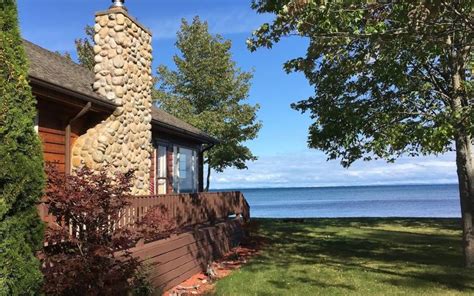 15 Airbnb Cabin Rentals In Michigan That Make Perfect Summer Fall