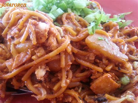 About bangkok lane mee goreng (fried noodle). Footsteps - Jotaro's Travels: YummY! - Maboo's Bangkok ...