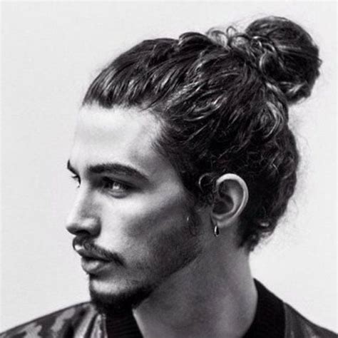39 Best Curly Hairstyles And Haircuts For Men 2021 Styles