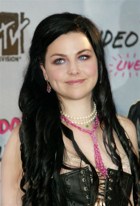 Pin By Cassandra Walker On Wunderwall Amy Lee Amy Lee Evanescence Amy