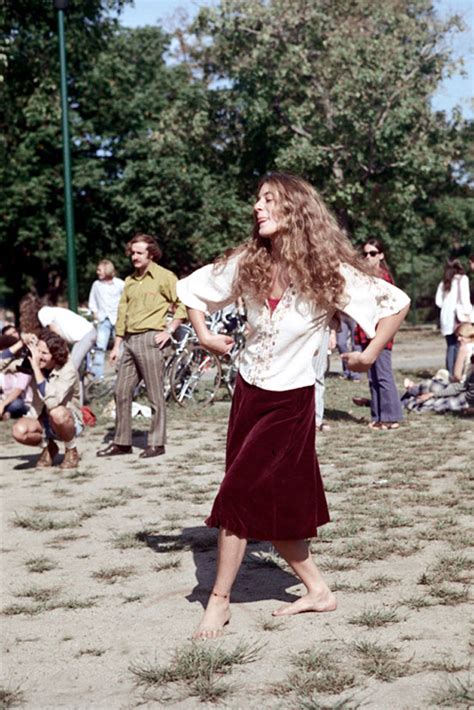 42 Fascinating Color Photographs That Capture Boston Youth Fashion In The Early 1970s Oldus