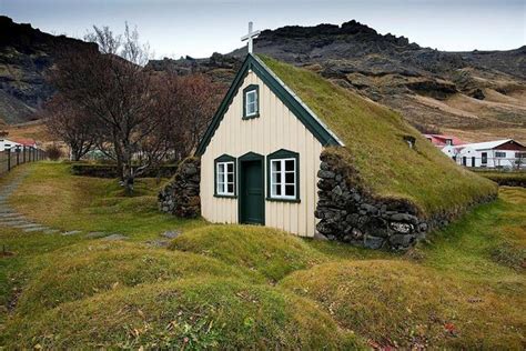 Want To Learn How To Build An Icelandic Turf House Iceland Monitor