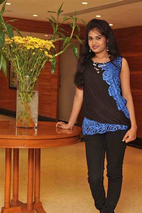Telugu Actress Sunitha Expose In Hot Glamour Actressmail