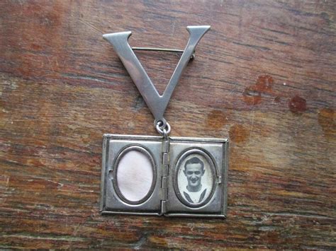 Wwii Sterling Victory Pin Photo Locket V For Victory Pin Etsy