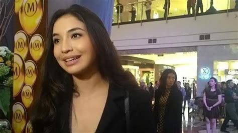 Foto Manohara Odelia Pinot Pilih Sibuk Berbisnis