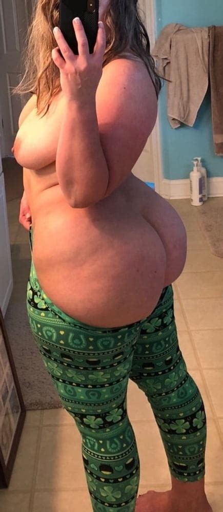 BBW Naked Ass Selfie