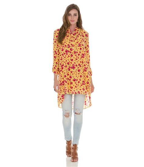 A lojas renner (lojas renner s/a) é uma empresa brasileira do setor varejista, constituída como sociedade anônima de capital aberto e negociada na b3 sob o código lren3. Vestido Feminino Floral - Lojas Renner | Vestidos ...