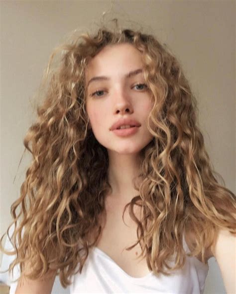Stunning How To Style Naturally Wavy Hair White Girl Trend This Years