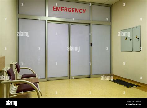 Hospital Emergency Trauma Center Entrance Hi Res Stock Photography And