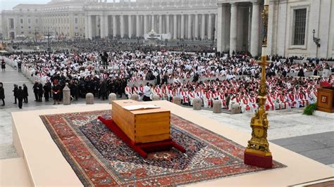 tens of thousands mourn pope emeritus benedict xvi during funeral mass at the vatican