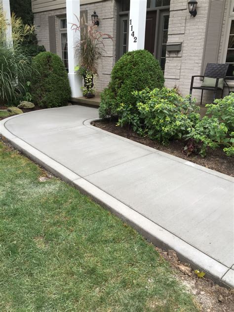 Brushed Concrete Walkway In London Ontario Front House Landscaping