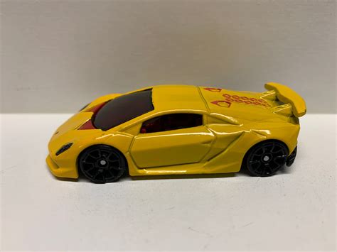 Lamborghini Sesto Elemento Hot Wheels