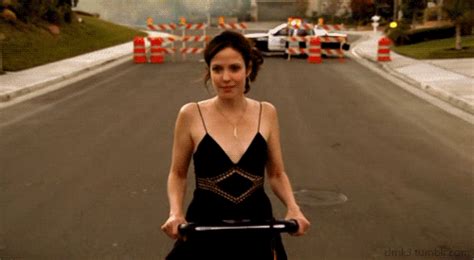 Mary Louise Parker Weeds Gif