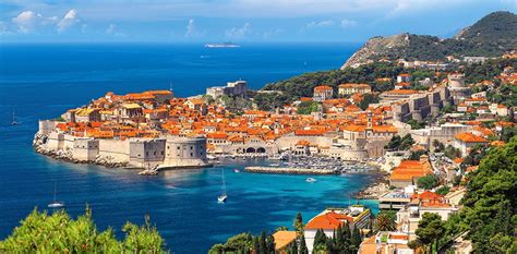 Akkurat som i resten av landet møtes du av rullesteinstrender med krystallklart vann, sjarmerende landsbyer, frodige fjell og god mat med alt fra. Dubrovnik, Kroatien - 4000 Teile - CASTORLAND Puzzle ...